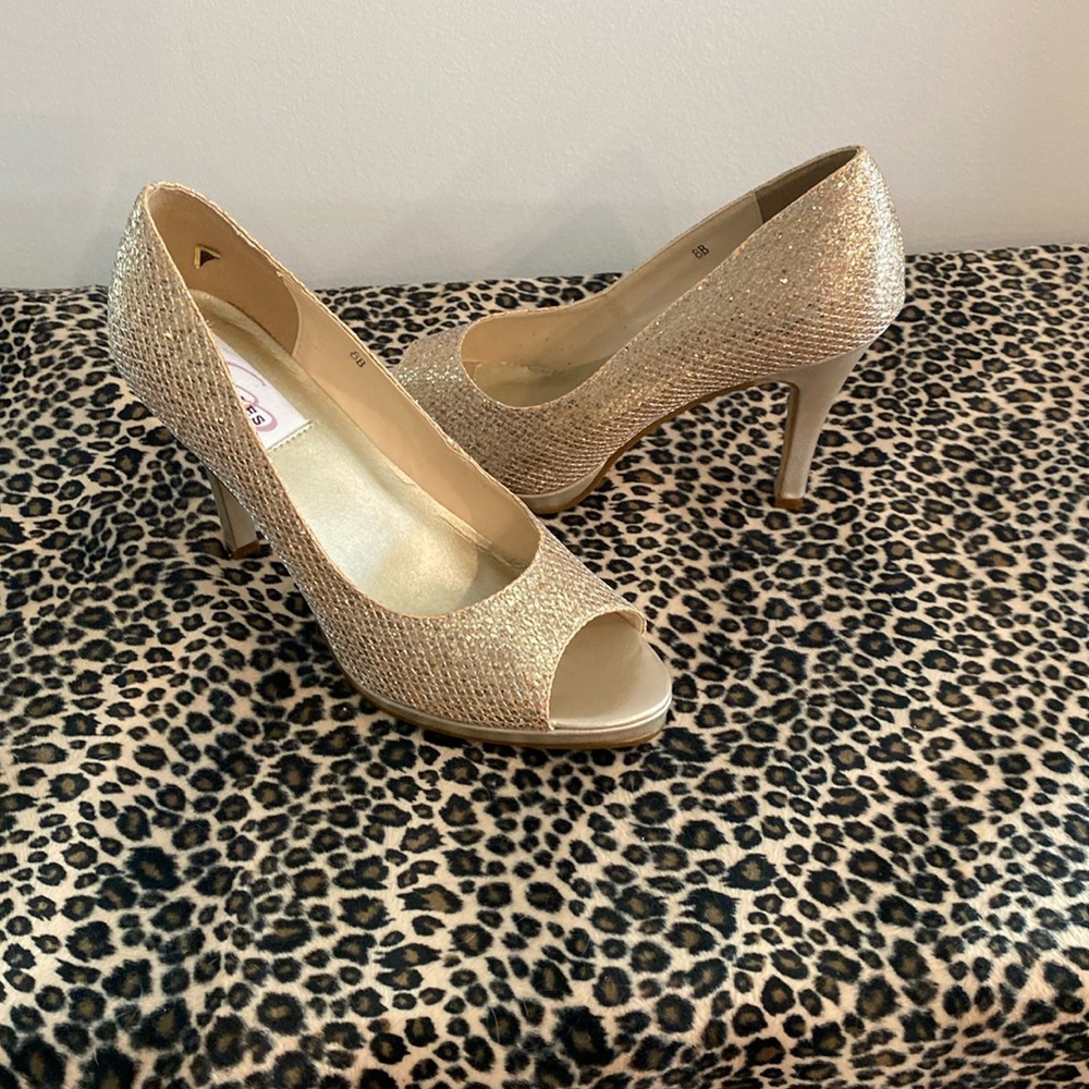 Champagne glitter peep toe size 8M. New